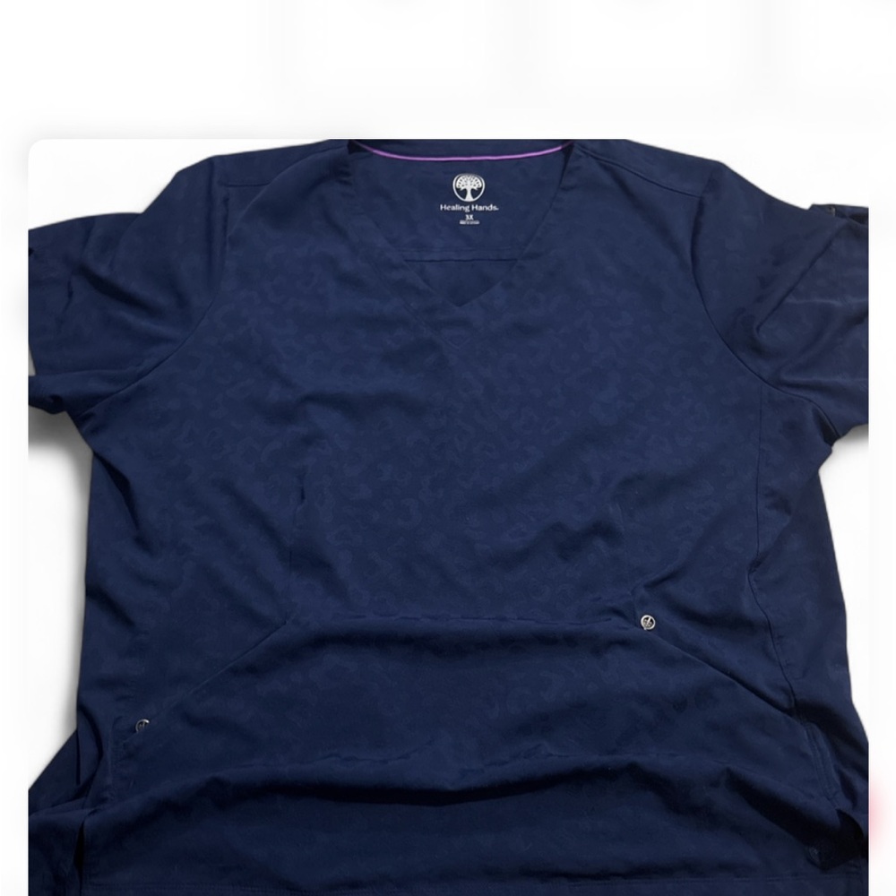 Healing Hands Navy V-Neck Scrub Top with cheetah Pattern